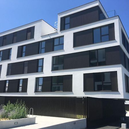 B&B Kelly Plus Lausanne Exterior photo